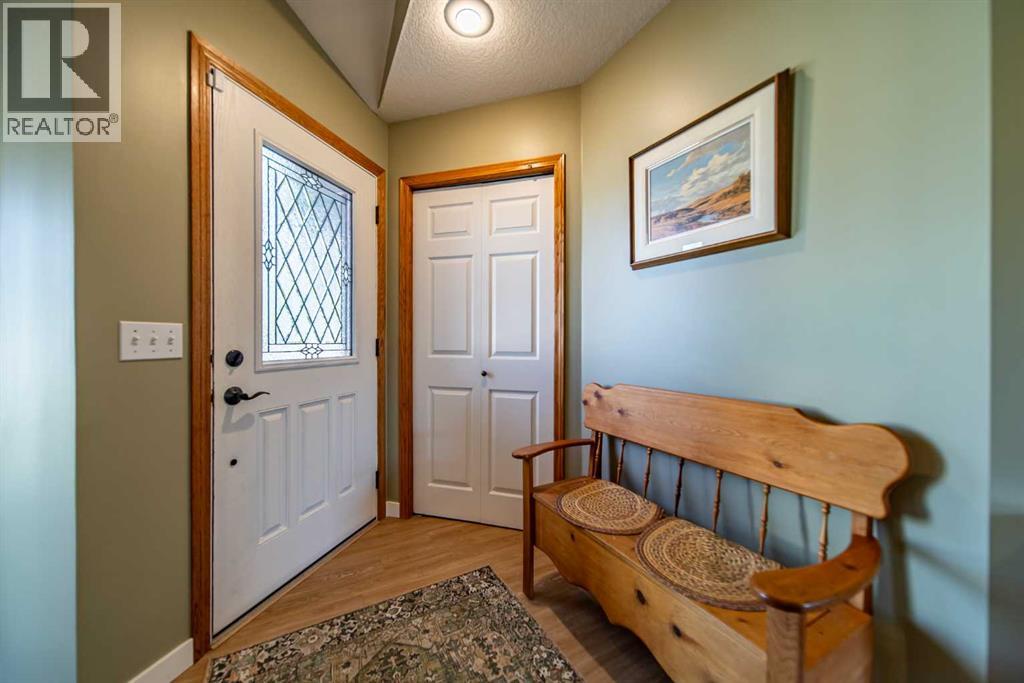 76 Sunset Crescent, Okotoks, Alberta  T1S 1P5 - Photo 7 - A2312229