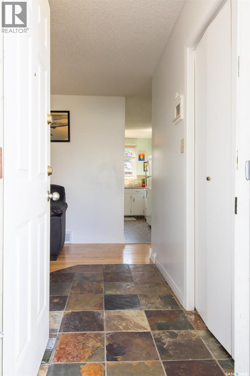 127 Devonshire Crescent, Saskatoon, Saskatchewan  S7L 5V6 - Photo 8 - SK036644