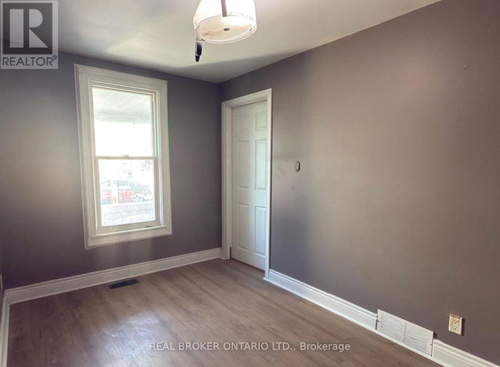 82 Page Street, St. Catharines, Ontario  L2R 4A9 - Photo 7 - X13162482