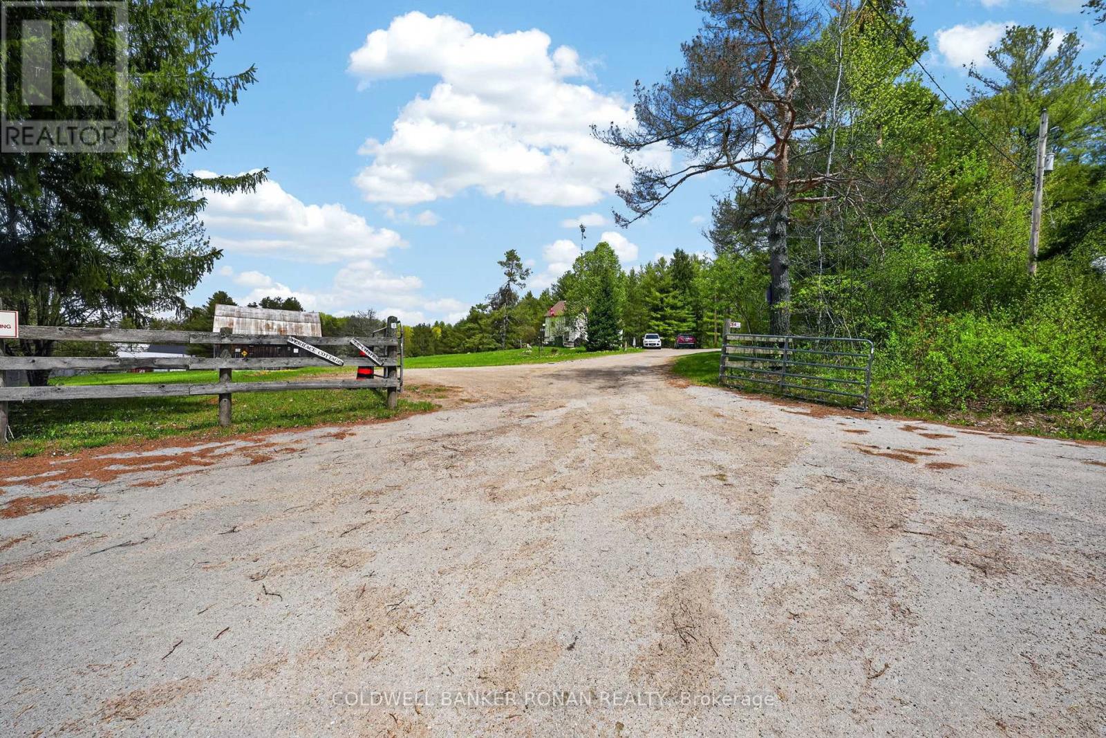 1043 Kirk Line East, Bracebridge, Ontario  P1L 0A1 - Photo 2 - X13162534