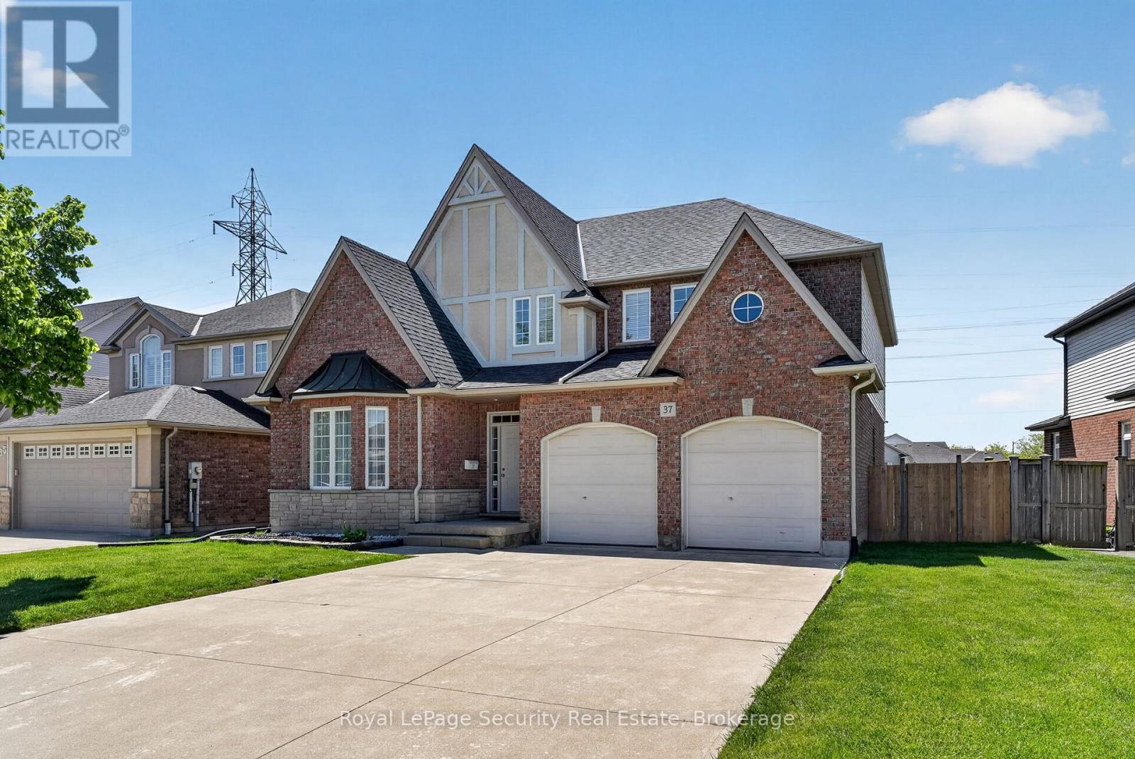 37 Fredonia Crescent, St. Catharines, Ontario  L2S 4C3 - Photo 1 - X13162576