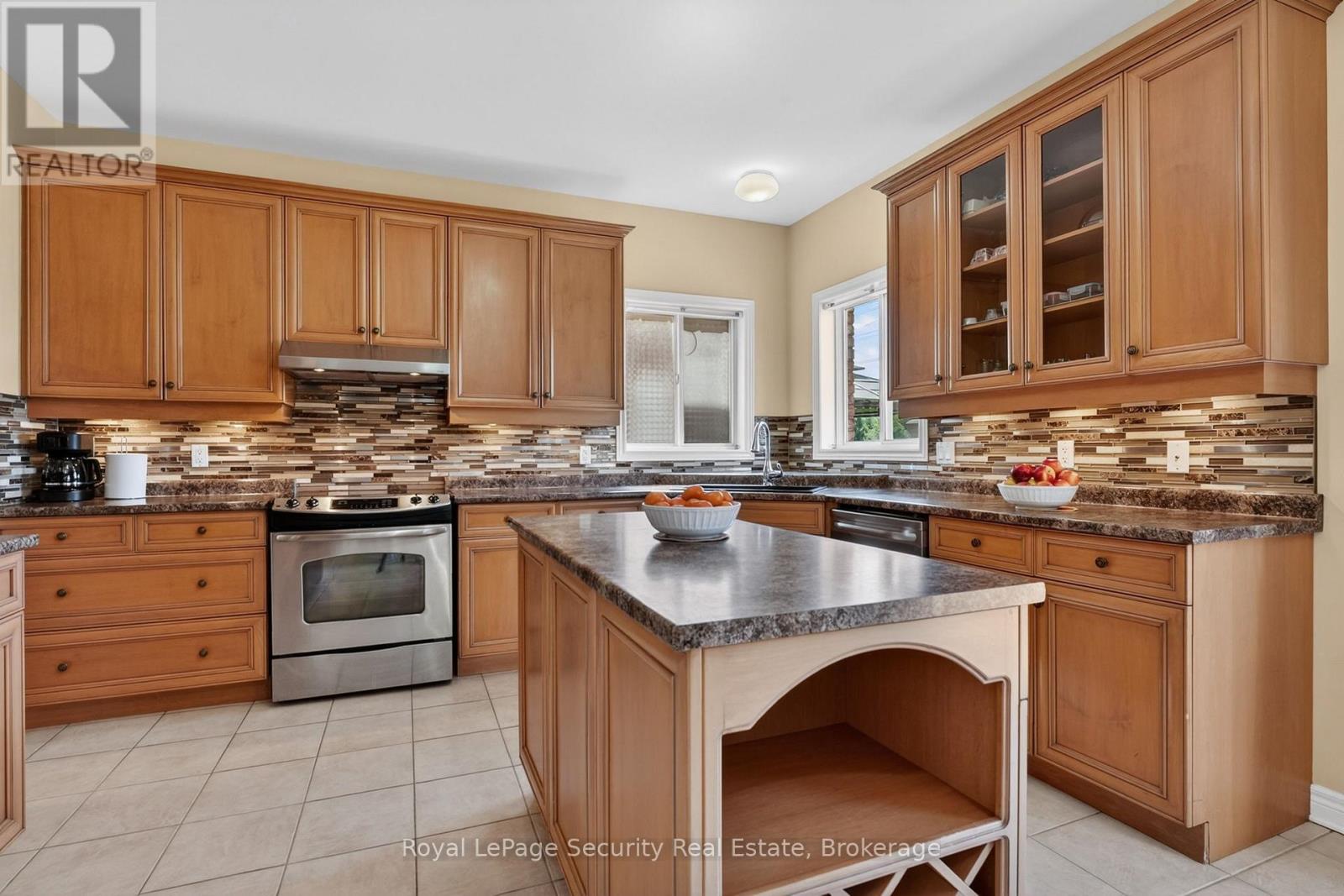 37 Fredonia Crescent, St. Catharines, Ontario  L2S 4C3 - Photo 12 - X13162576