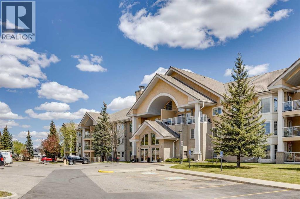301, 728 Country Hills Road NW, Calgary, Alberta