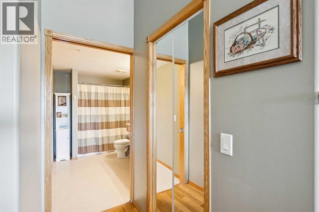 301, 728 Country Hills Road NW, Calgary, Alberta  T3K 5K8 - Photo 17 - A2313793