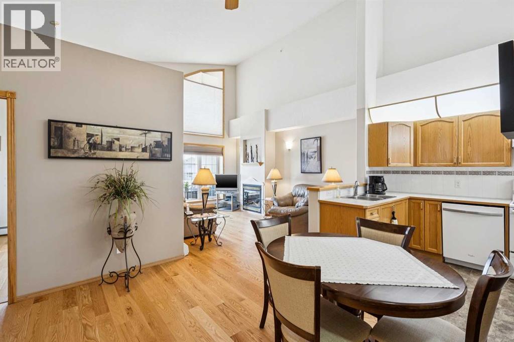301, 728 Country Hills Road NW, Calgary, Alberta  T3K 5K8 - Photo 3 - A2313793