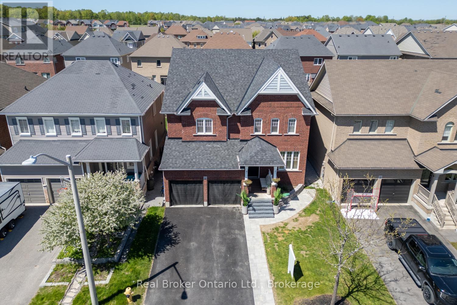 42 Ted Miller Crescent, Clarington, Ontario  L1C 0L8 - Photo 4 - E13162684