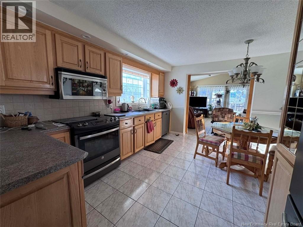 42 39th Avenue, Edmundston, New Brunswick  E3V 2X2 - Photo 3 - NB140107
