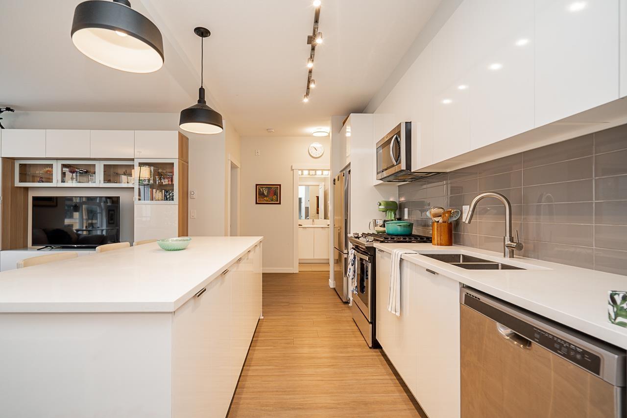 A319 8150 207 STREET, Langley, British Columbia