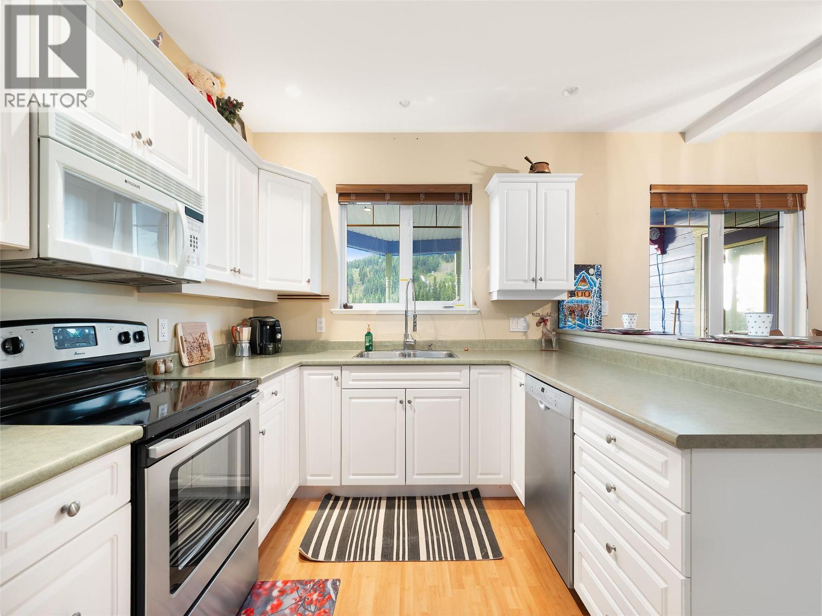 415 Silver Queen Road Unit# 2, Silver Star, British Columbia  V1B 3M1 - Photo 5 - 10324410