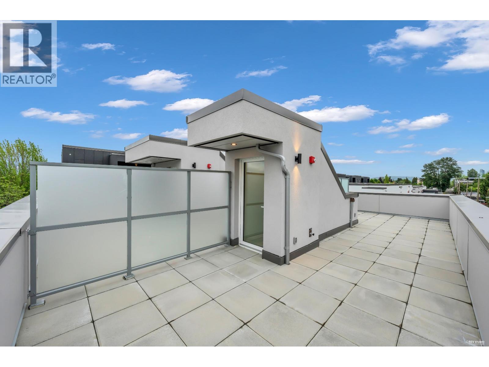 1732 Templeton Drive, Vancouver, British Columbia  V5N 1B6 - Photo 2 - R3126261
