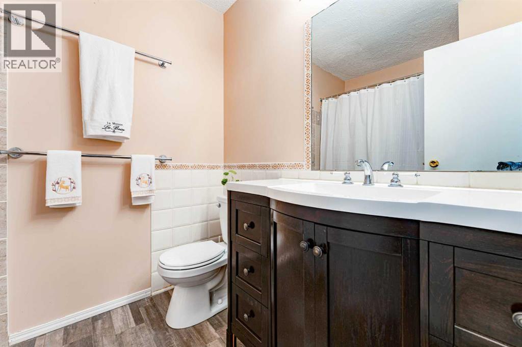 6640 Temple Drive NE, Calgary, Alberta  T1Y 5V6 - Photo 17 - A2305632