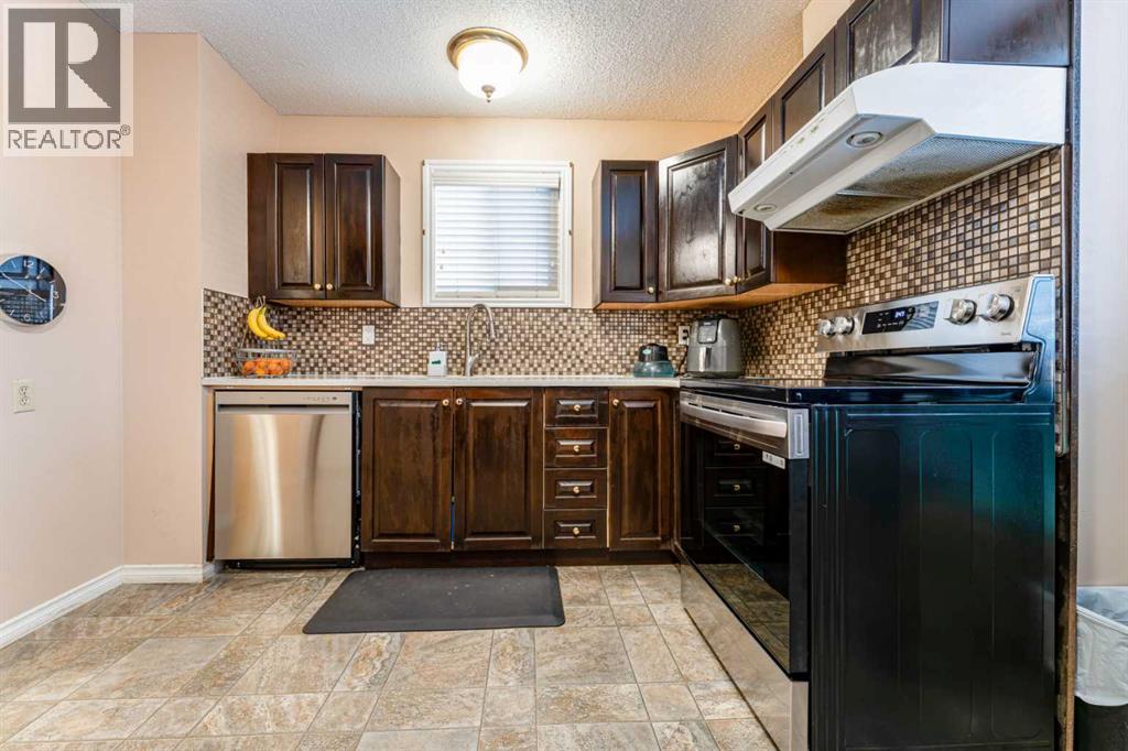 6640 Temple Drive NE, Calgary, Alberta  T1Y 5V6 - Photo 5 - A2305632