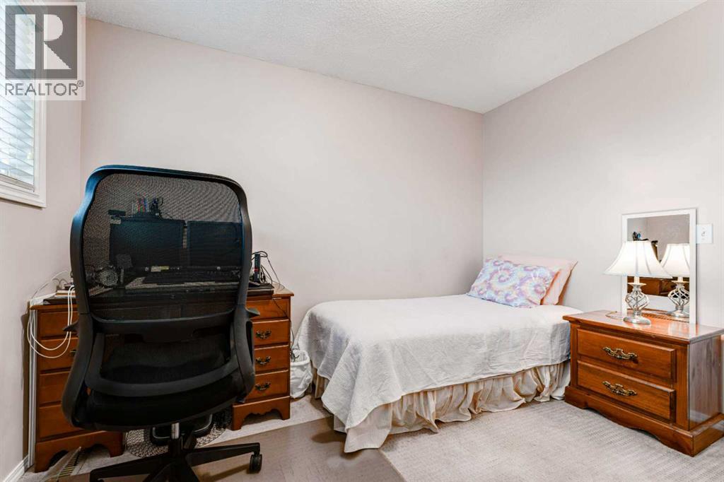 6640 Temple Drive NE, Calgary, Alberta  T1Y 5V6 - Photo 13 - A2305632