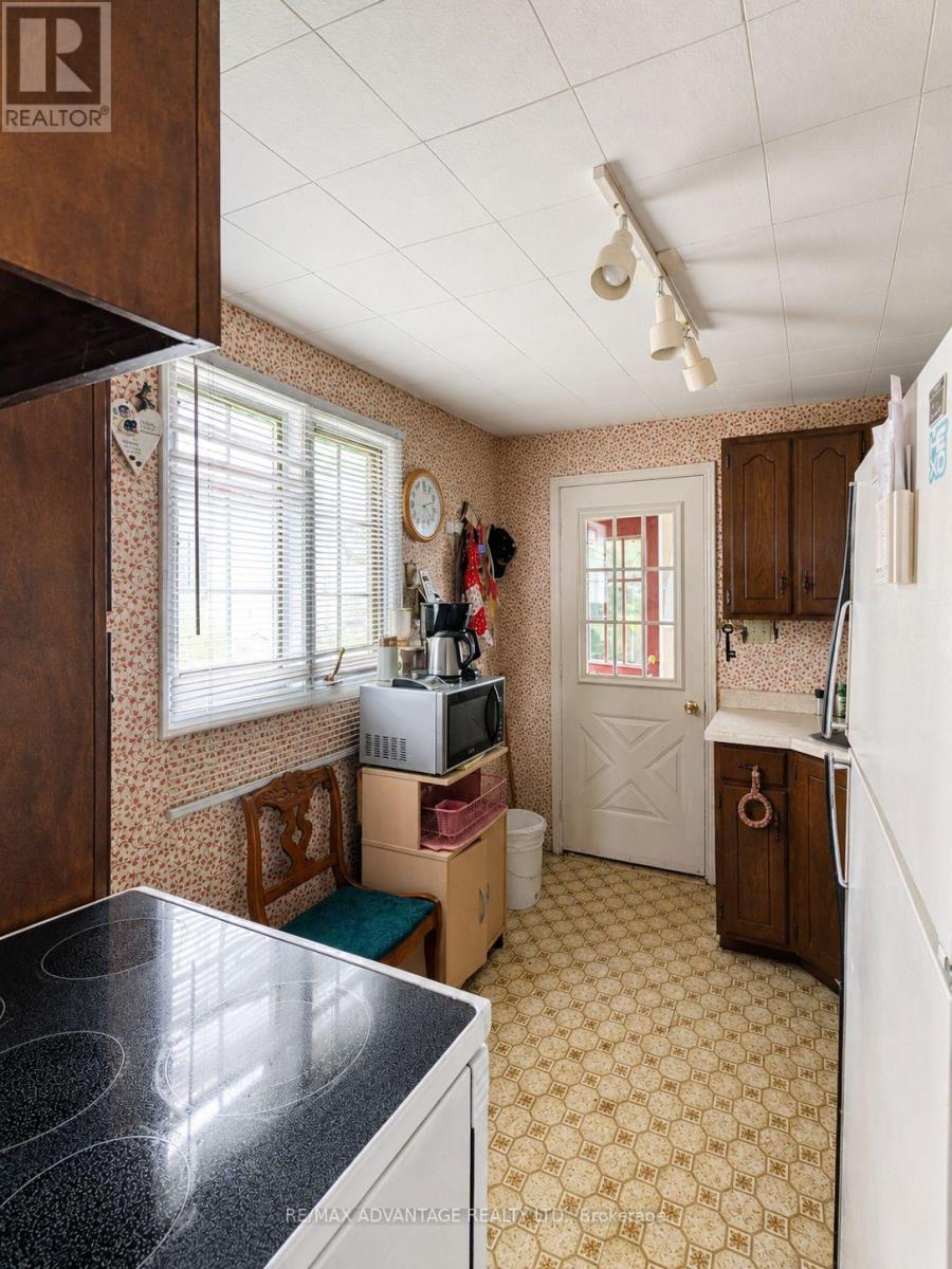 49205 Blair Drive, Malahide, Ontario  N5H 2R2 - Photo 10 - X13162820
