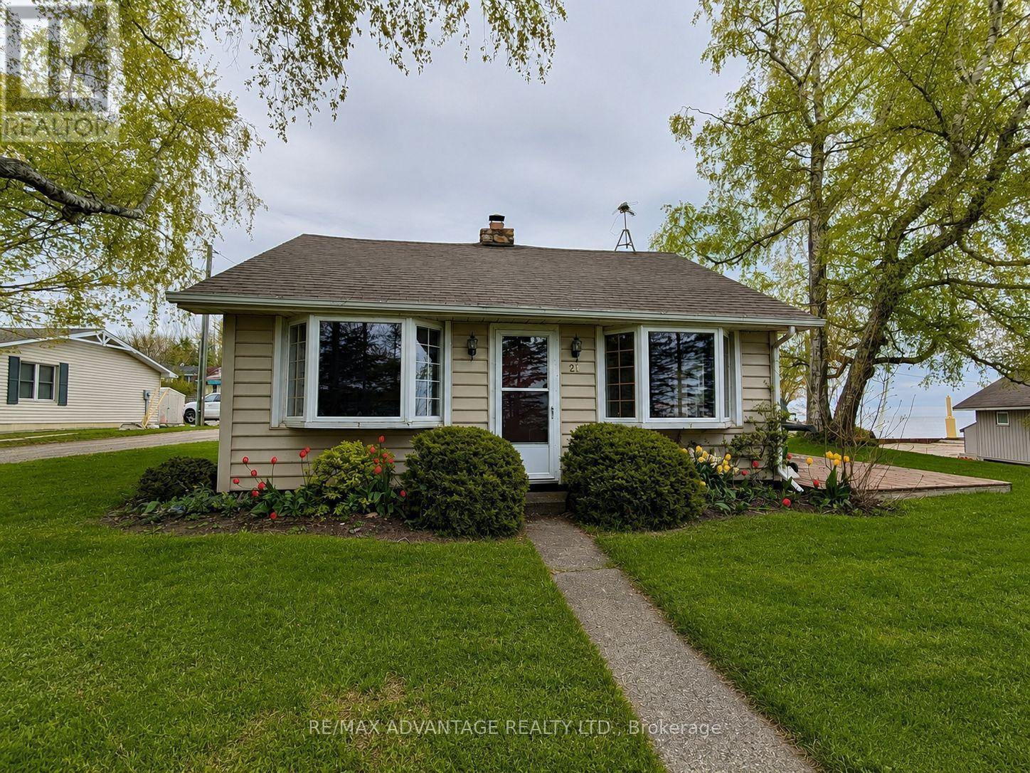49205 Blair Drive, Malahide, Ontario  N5H 2R2 - Photo 4 - X13162820