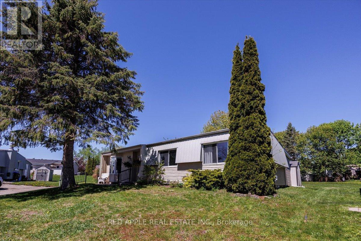 12 Belle Isle Arm, Innisfil, Ontario L9S 1N7 - Photo 3 - N13160334
