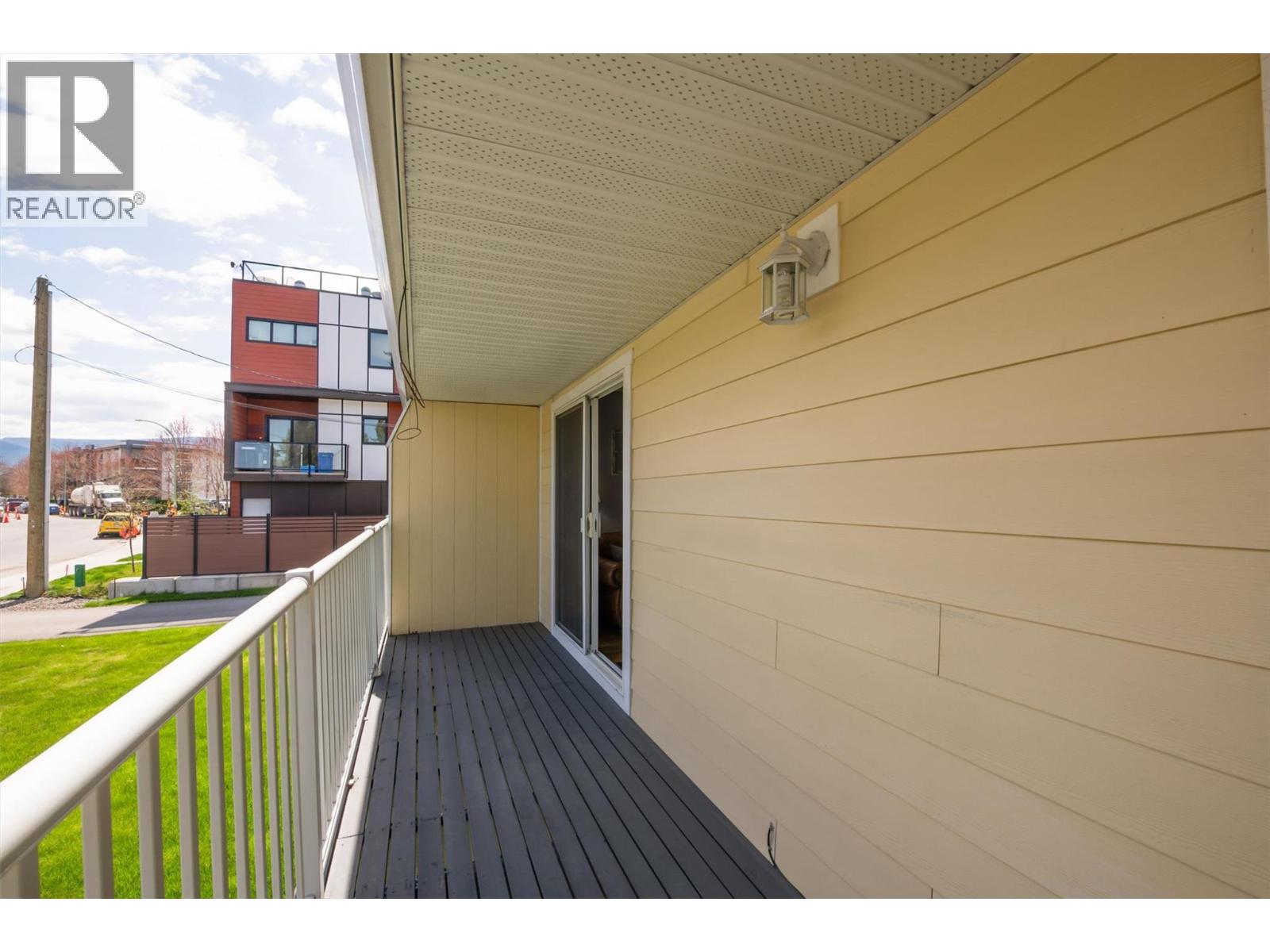 230 Kneller Road, Kelowna, British Columbia  V1X 4C2 - Photo 13 - 10388485