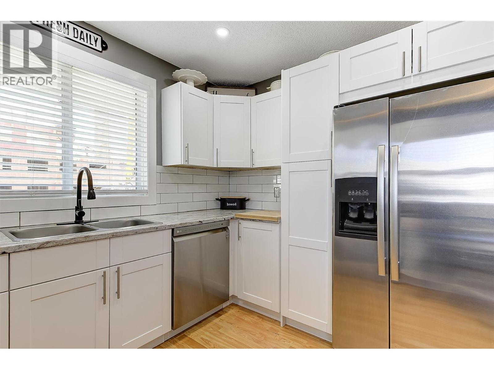230 Kneller Road, Kelowna, British Columbia  V1X 4C2 - Photo 6 - 10388485