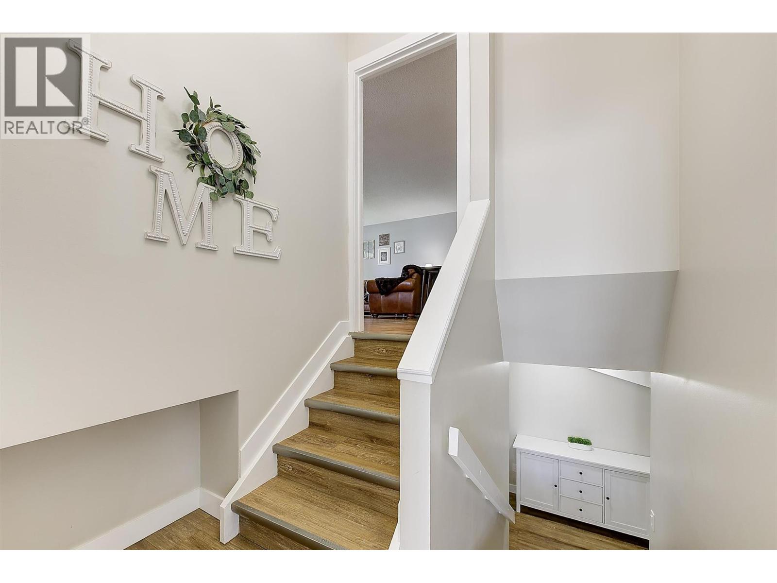 230 Kneller Road, Kelowna, British Columbia  V1X 4C2 - Photo 4 - 10388485