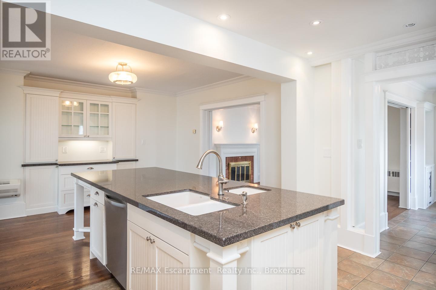 209 Allan Street, Oakville, Ontario  L6J 3P2 - Photo 8 - W13162802