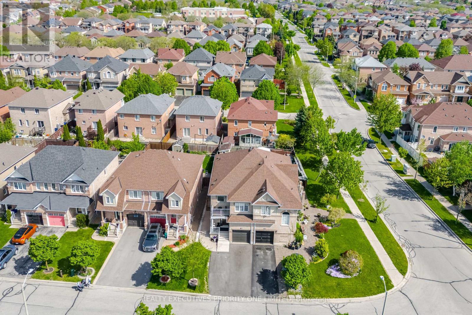 6 La Pinta Street, Vaughan, Ontario  L6A 3H9 - Photo 2 - N13159728
