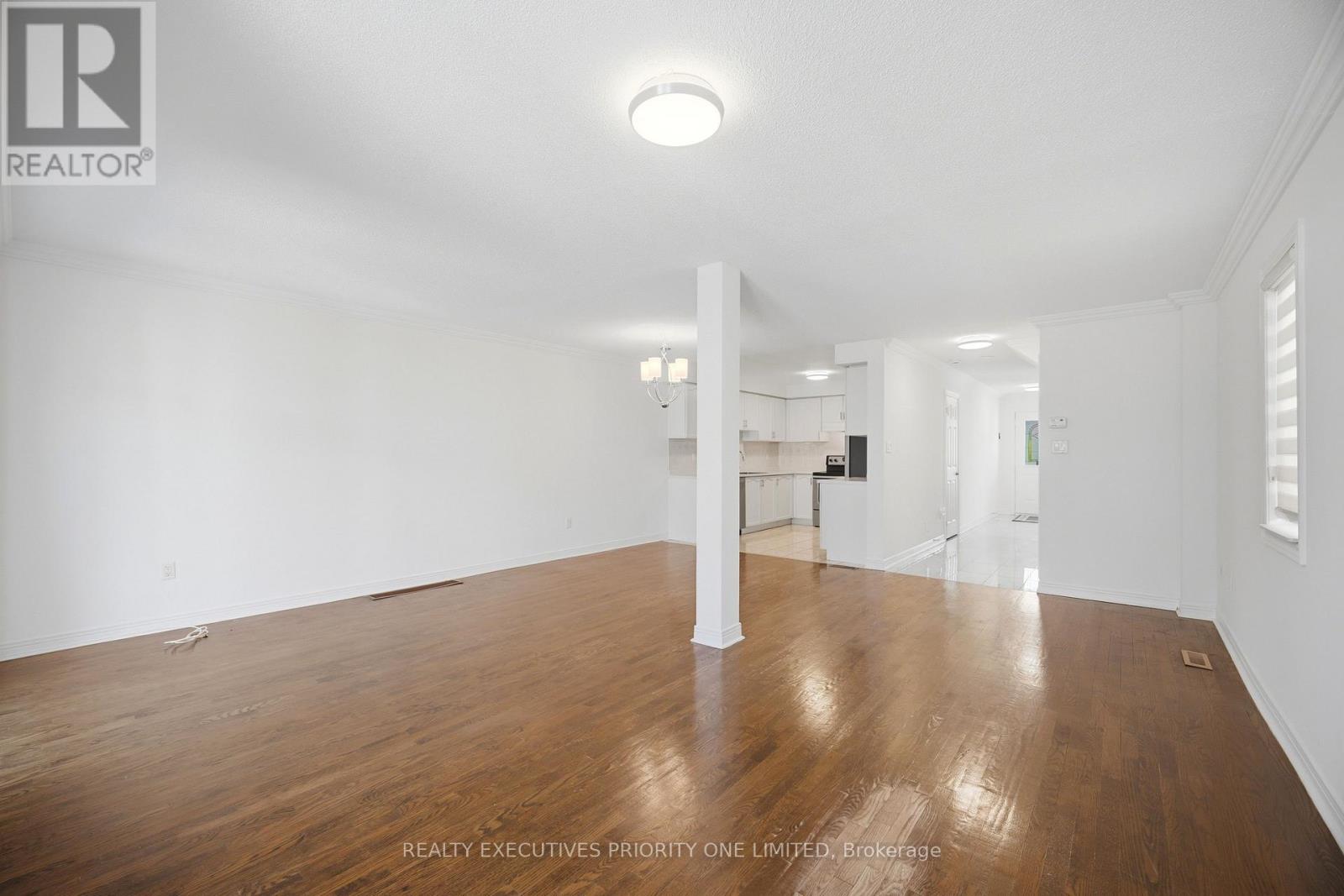 6 La Pinta Street, Vaughan, Ontario  L6A 3H9 - Photo 5 - N13159728