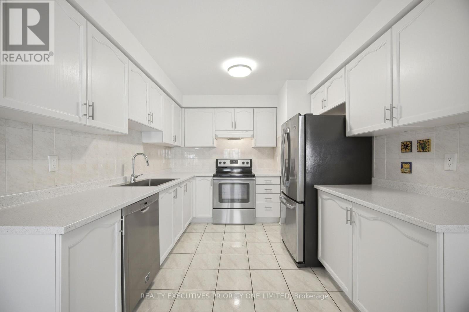 6 La Pinta Street, Vaughan, Ontario  L6A 3H9 - Photo 9 - N13159728