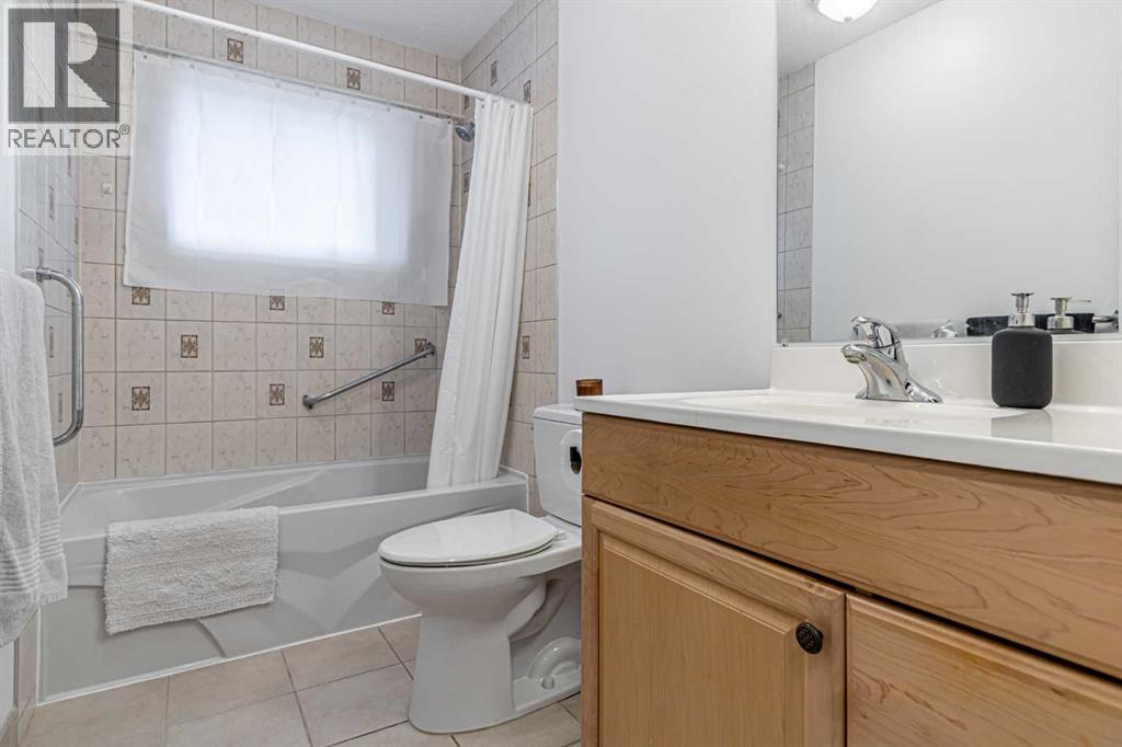 111 Lynnview Way SE, Calgary, Alberta  T2C 1T4 - Photo 27 - A2313143