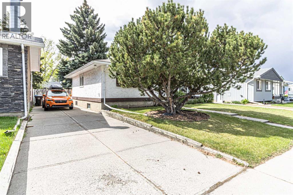 111 Lynnview Way SE, Calgary, Alberta  T2C 1T4 - Photo 3 - A2313143