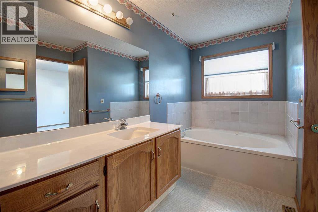273 Woodside Road NW, Airdrie, Alberta  T4B 2C6 - Photo 16 - A2299990