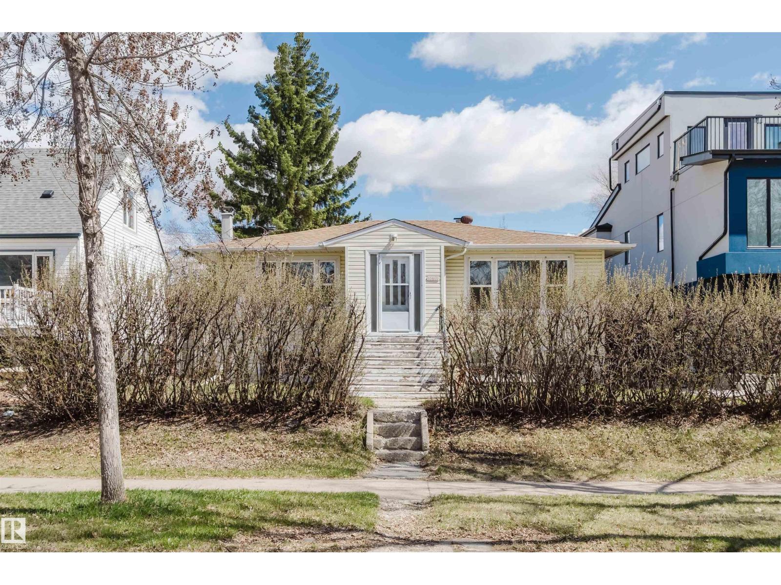 10511 80 ST NW, Edmonton, Alberta