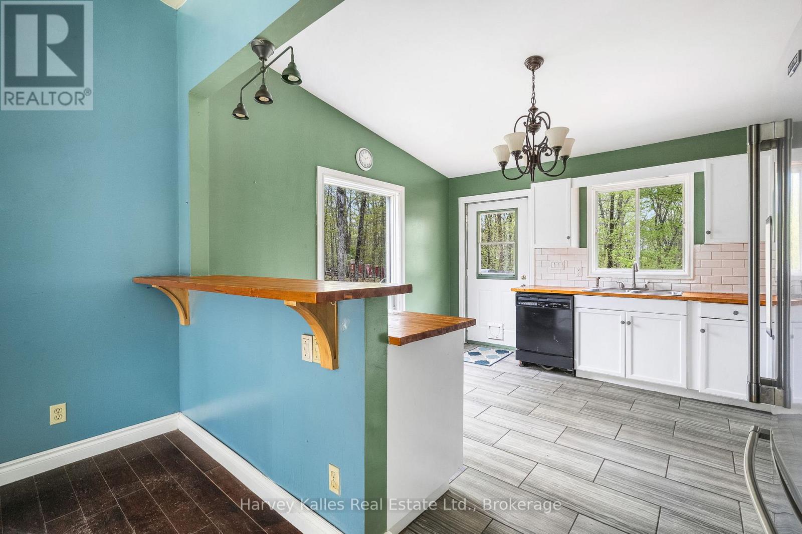 42 Old Centurion Road, Huntsville, Ontario  P1H 2N5 - Photo 7 - X13162800