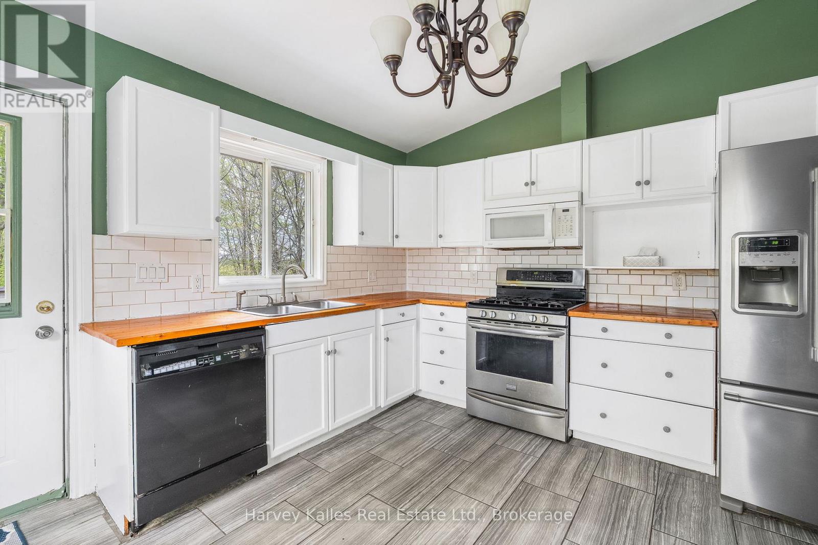 42 Old Centurion Road, Huntsville, Ontario  P1H 2N5 - Photo 8 - X13162800