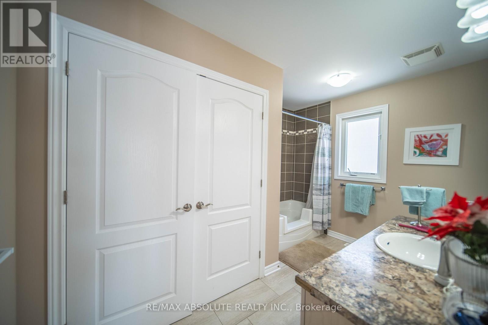 148 Equinox Drive, Russell, Ontario  K0A 1W1 - Photo 12 - X12838070