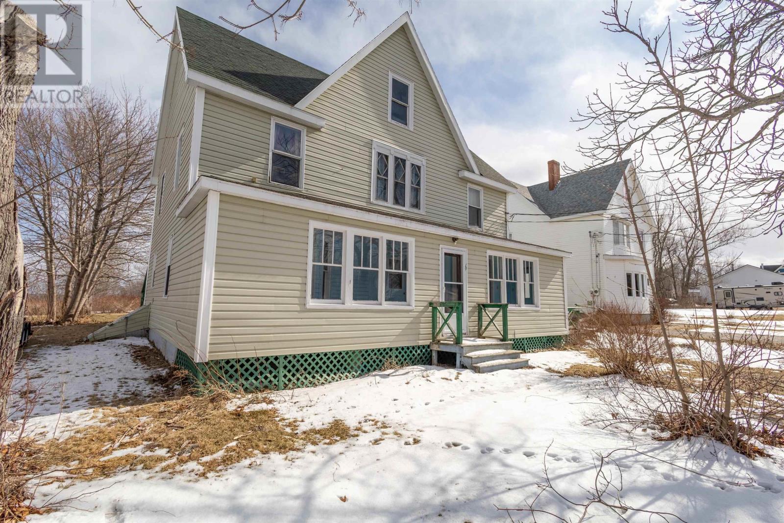 19 Beech Street, Sydney Mines, Nova Scotia  B1V 1E9 - Photo 2 - 202605953