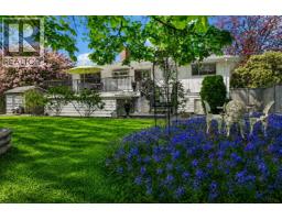 <div class="price">$1,595,000</div> 689 Poplar Street, Coquitlam<br><div style="margin-bottom:8px;"><small>Royal LePage Sussex</small></div><div class='bed_bath'>3 Bed | 2 Bath</div>