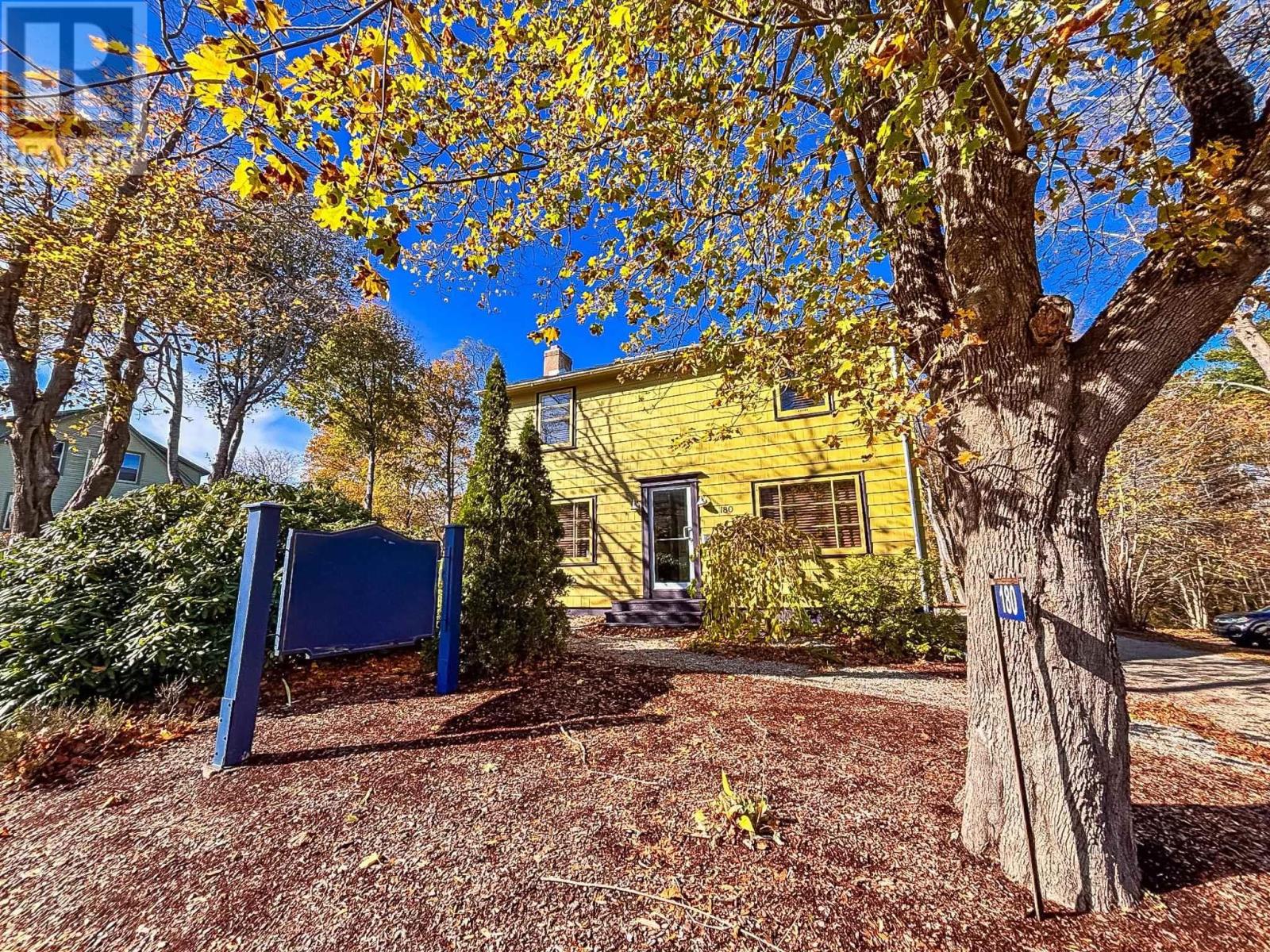 180 Dufferin Street, Bridgewtr, Nova Scotia  B4V 2G7 - Photo 2 - 202527381