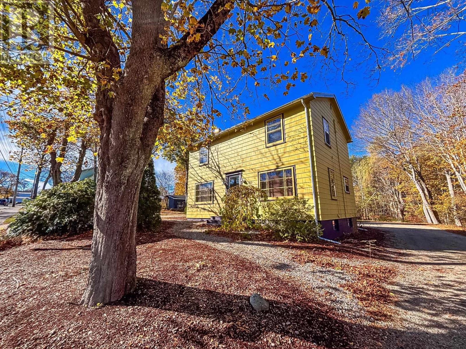 180 Dufferin Street, Bridgewtr, Nova Scotia  B4V 2G7 - Photo 1 - 202527381