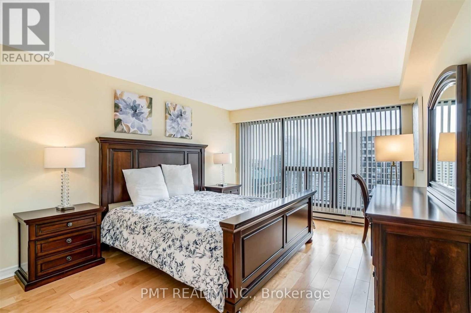 3315 - 55 Harbour Square, Toronto, Ontario  M5J 2L1 - Photo 12 - C13162664