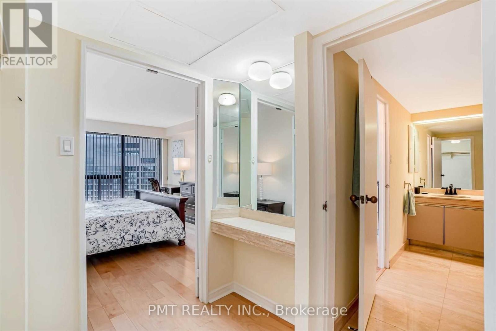 3315 - 55 Harbour Square, Toronto, Ontario  M5J 2L1 - Photo 15 - C13162664