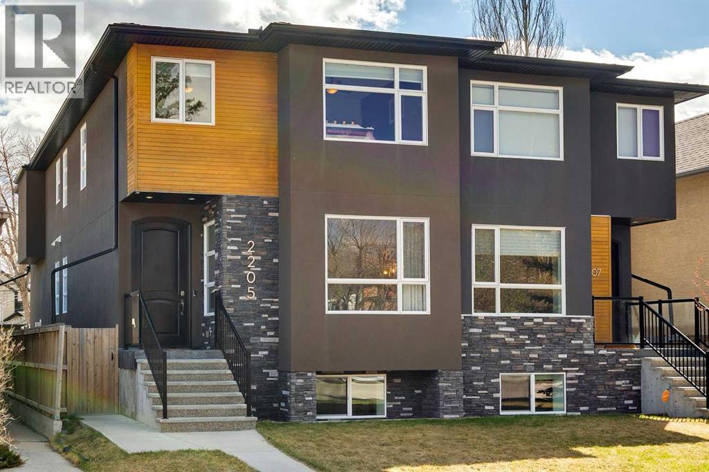 2205 3 Avenue NW, Calgary, Alberta  T2N 0K7 - Photo 2 - A2306681