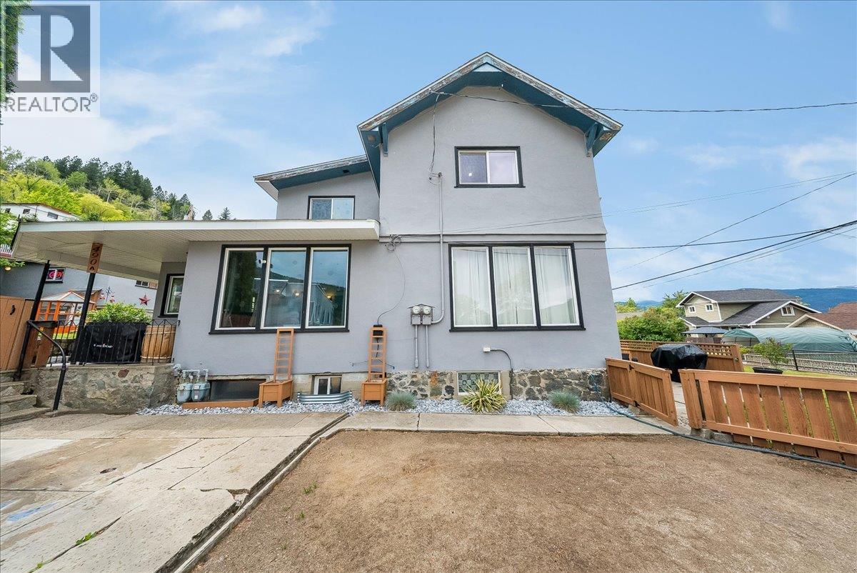490 Austad Lane, Trail, British Columbia  V1R 3K6 - Photo 2 - 10387521