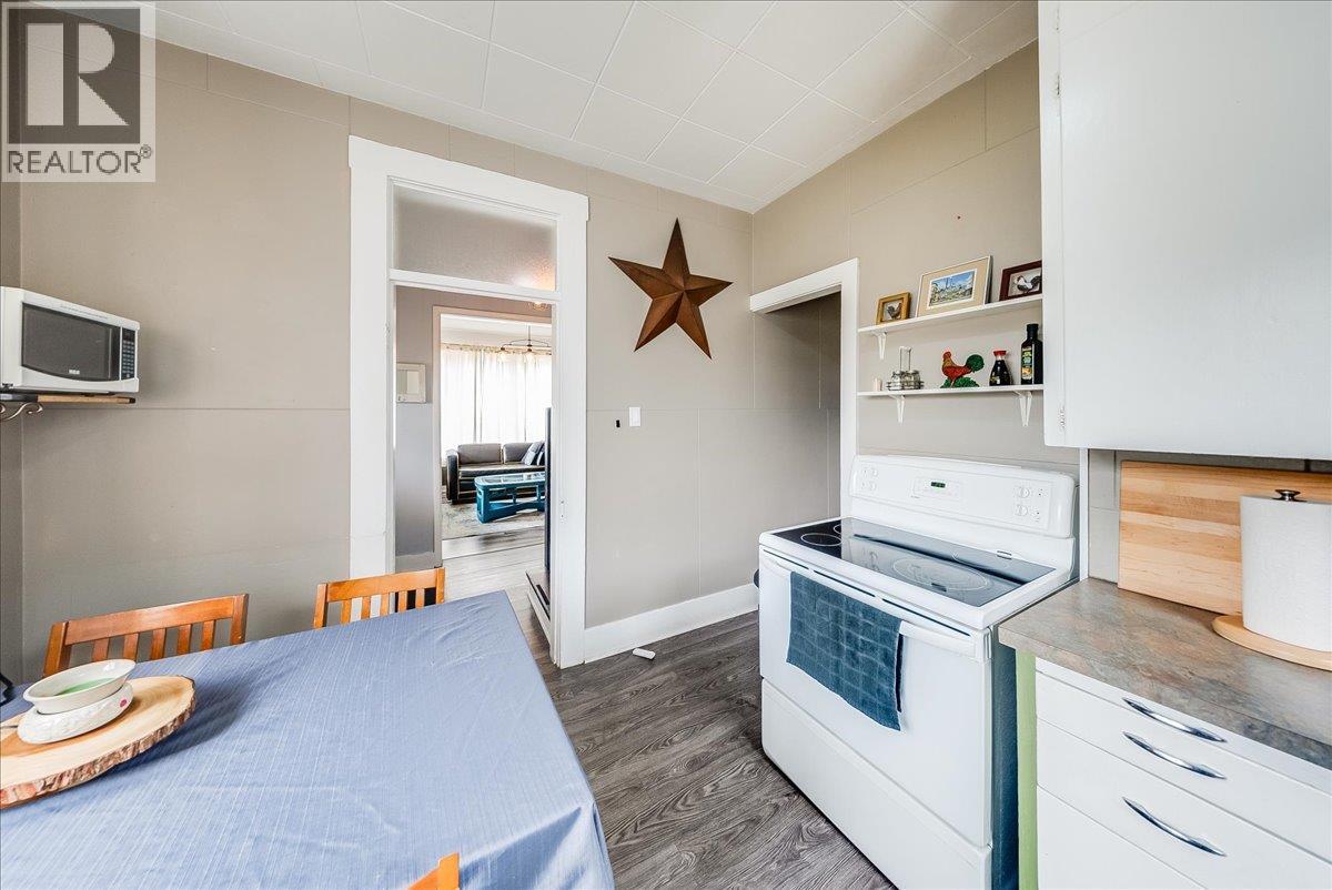 490 Austad Lane, Trail, British Columbia  V1R 3K6 - Photo 43 - 10387521