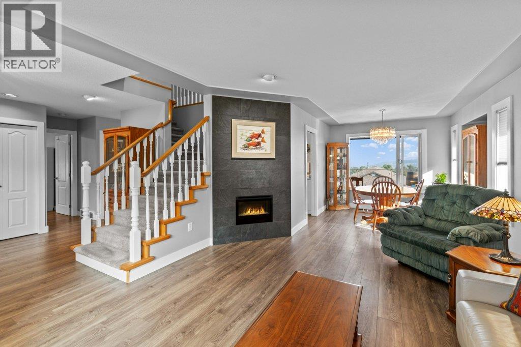 2121 3 Avenue SE, Salmon Arm, British Columbia  V1E 1K1 - Photo 10 - 10388237