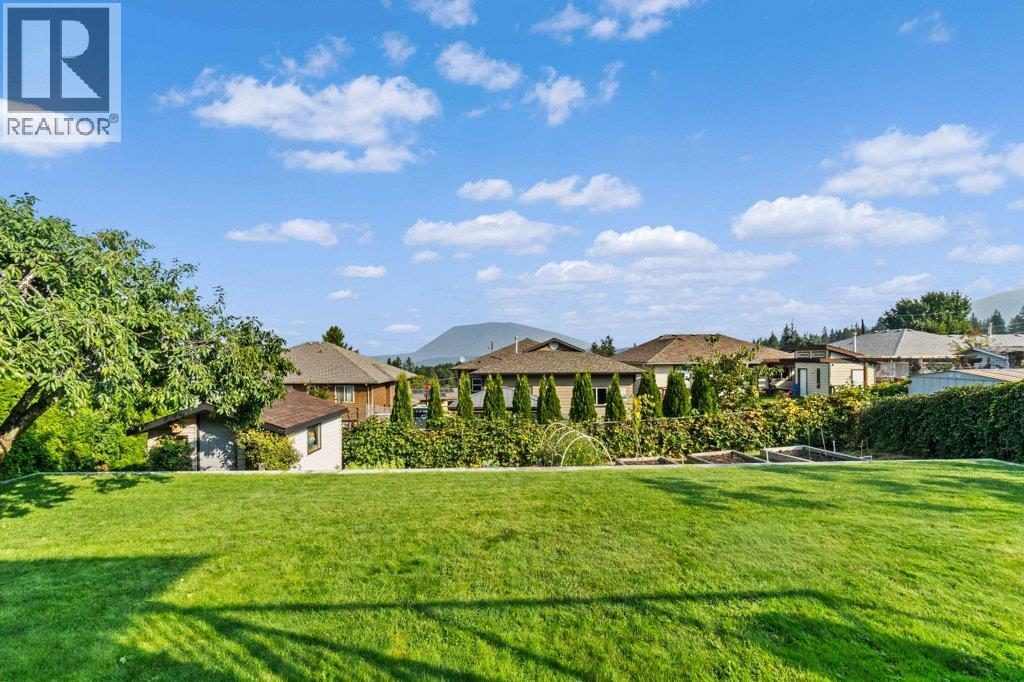 2121 3 Avenue SE, Salmon Arm, British Columbia  V1E 1K1 - Photo 93 - 10388237
