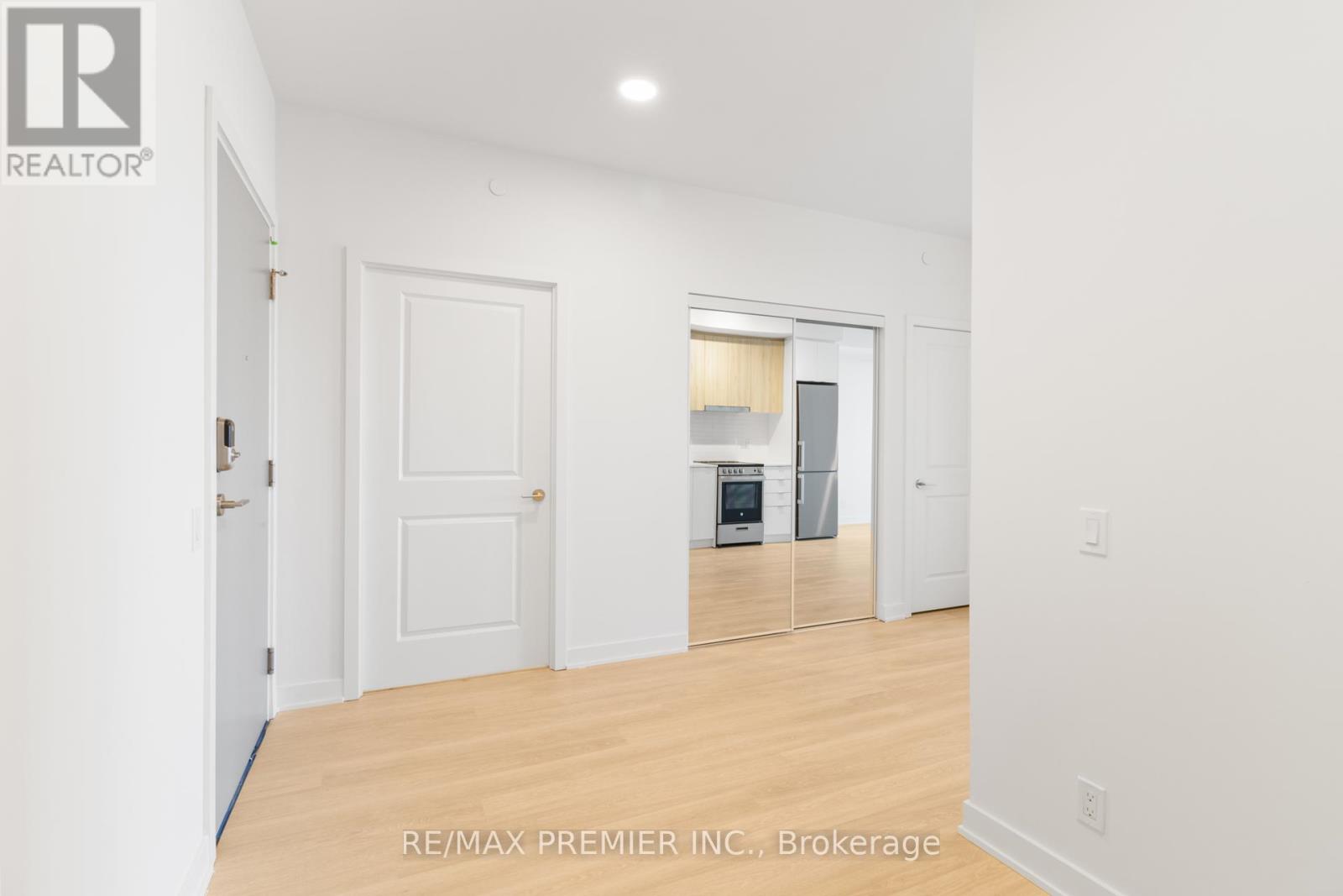 909 - 30 Upper Mall Way, Vaughan, Ontario  L4J 0L7 - Photo 13 - N13162618