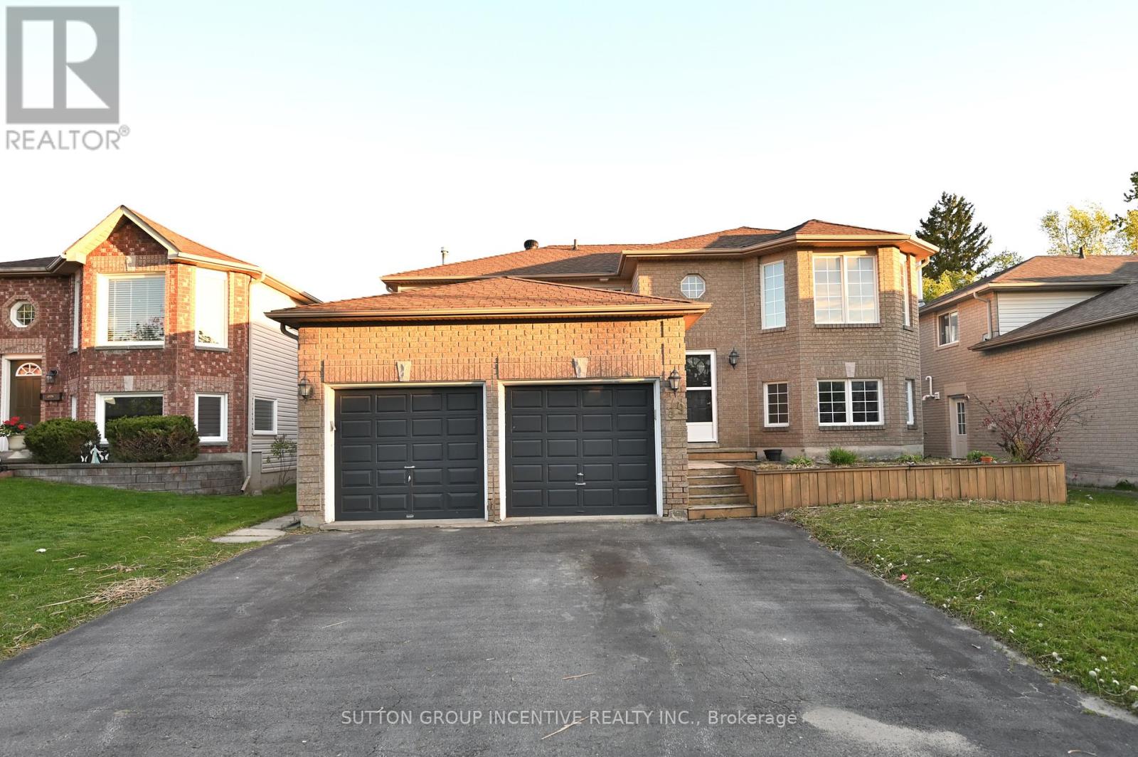 LOWER - 39 JONES DRIVE, Barrie, Ontario