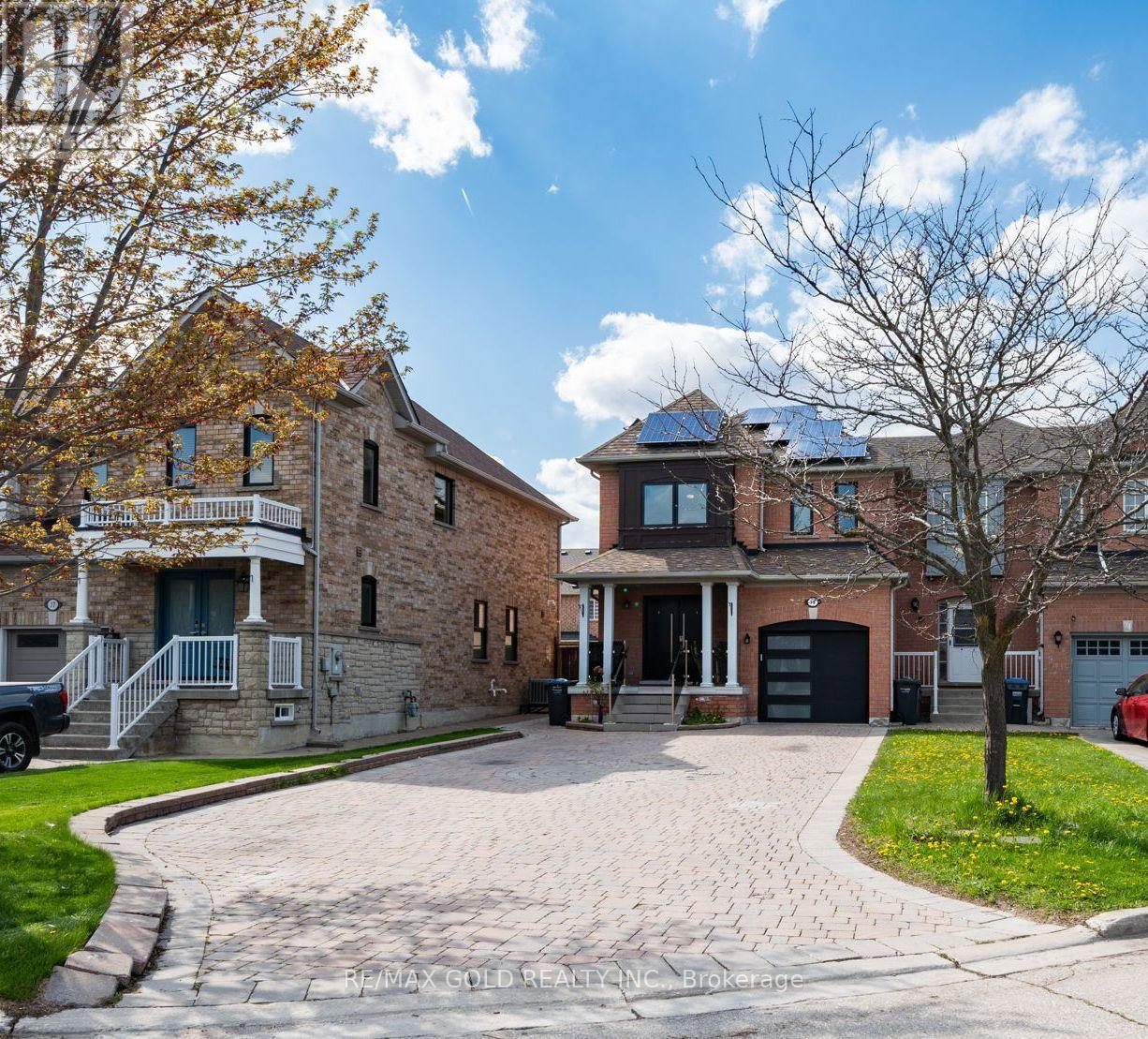 19 SPRING VALLEY COURT, Brampton, Ontario