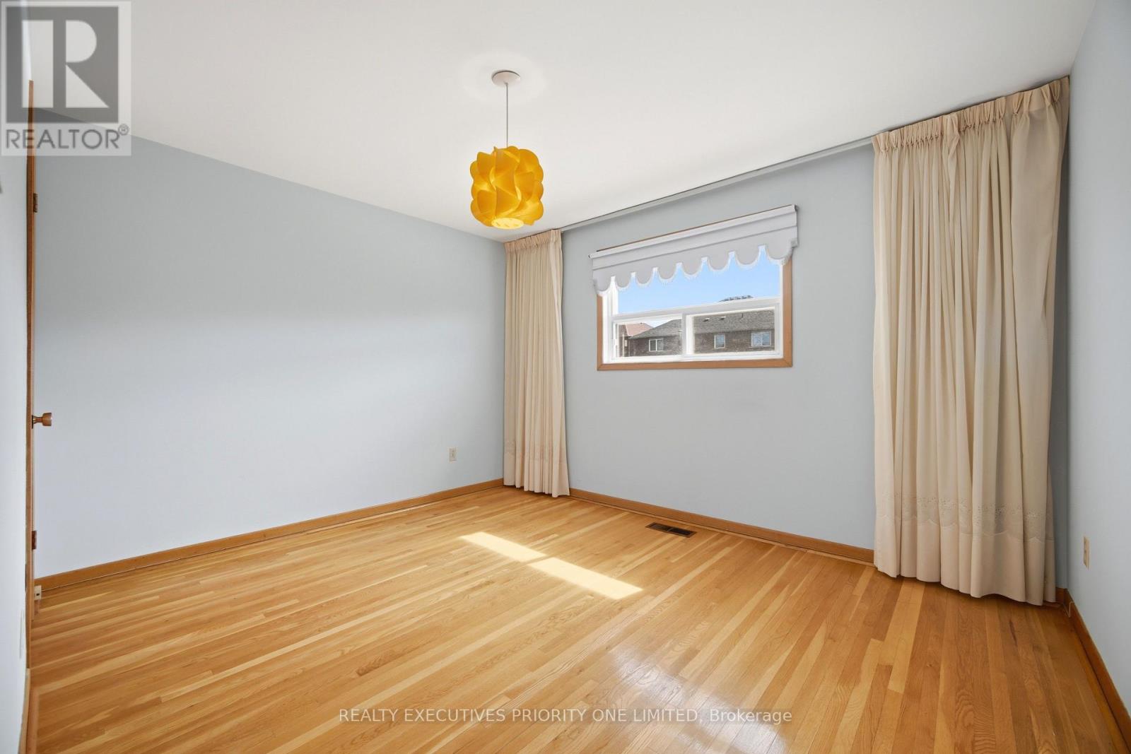 121 Cabana Drive, Toronto, Ontario  M9L 1L1 - Photo 21 - W13159724