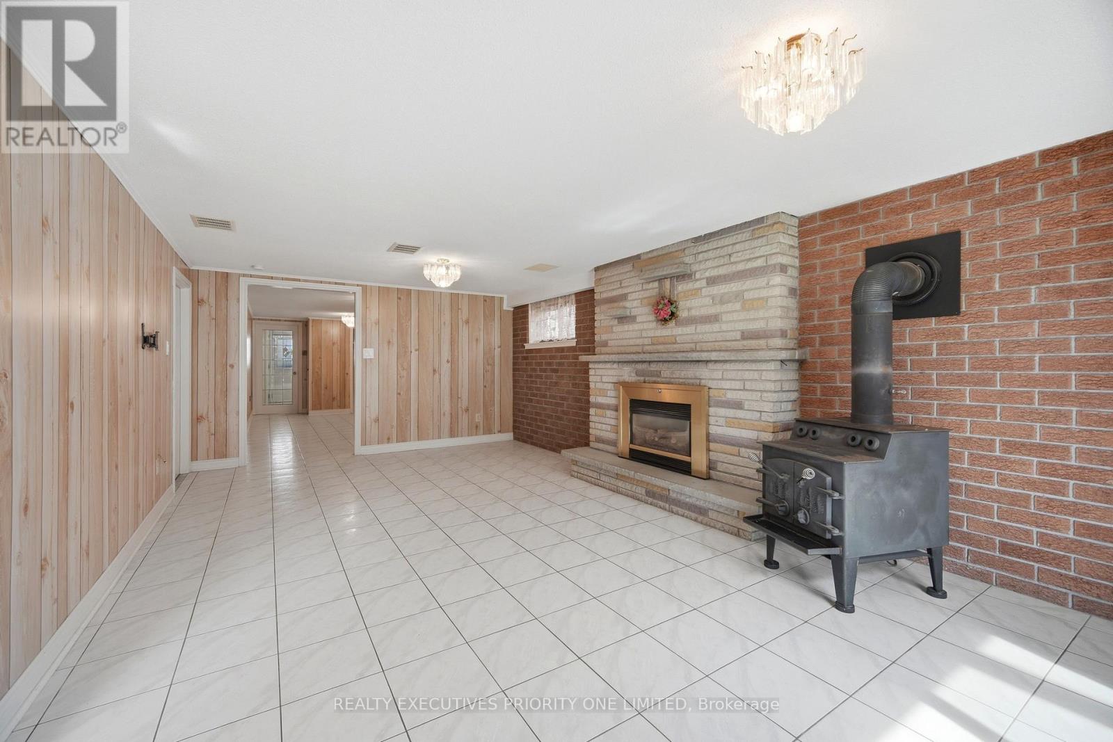 121 Cabana Drive, Toronto, Ontario  M9L 1L1 - Photo 32 - W13159724